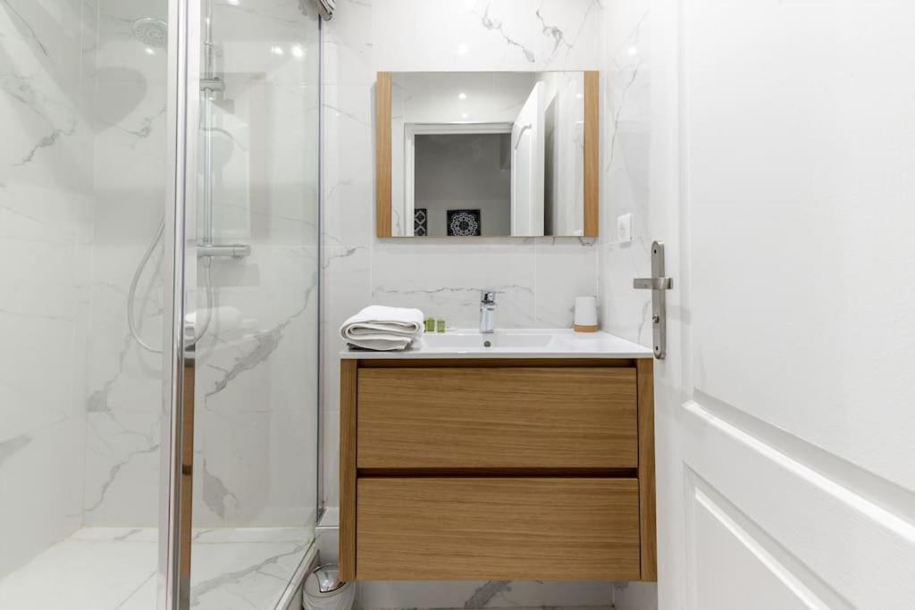Grands Boulevards 22 : Appartement Cosy 1Br-4P Paris Luaran gambar