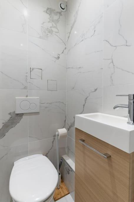 Grands Boulevards 22 : Appartement Cosy 1Br-4P Paris Luaran gambar