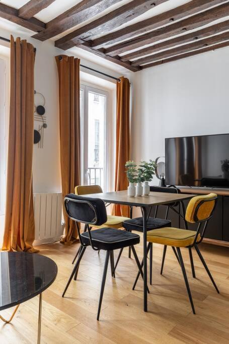 Grands Boulevards 22 : Appartement Cosy 1Br-4P Paris Luaran gambar